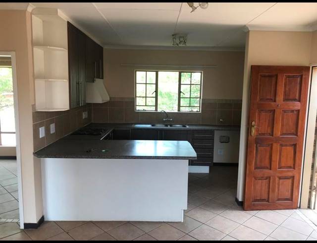 2 BEDROOM APARTMENT FOR SALE IN MOOIKLOOF RIDGE ESTATE